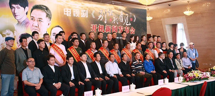 11月，雷諾表鼎力贊助電視劇《別讓我看見(jiàn)》，為見(jiàn)義勇為吶喊。